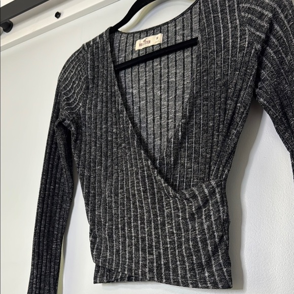 Hollister Ribbed Wrap Top - Picture 3 of 6